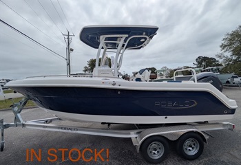 2025 Robalo R222EX Biscayne Blue MHC Boat